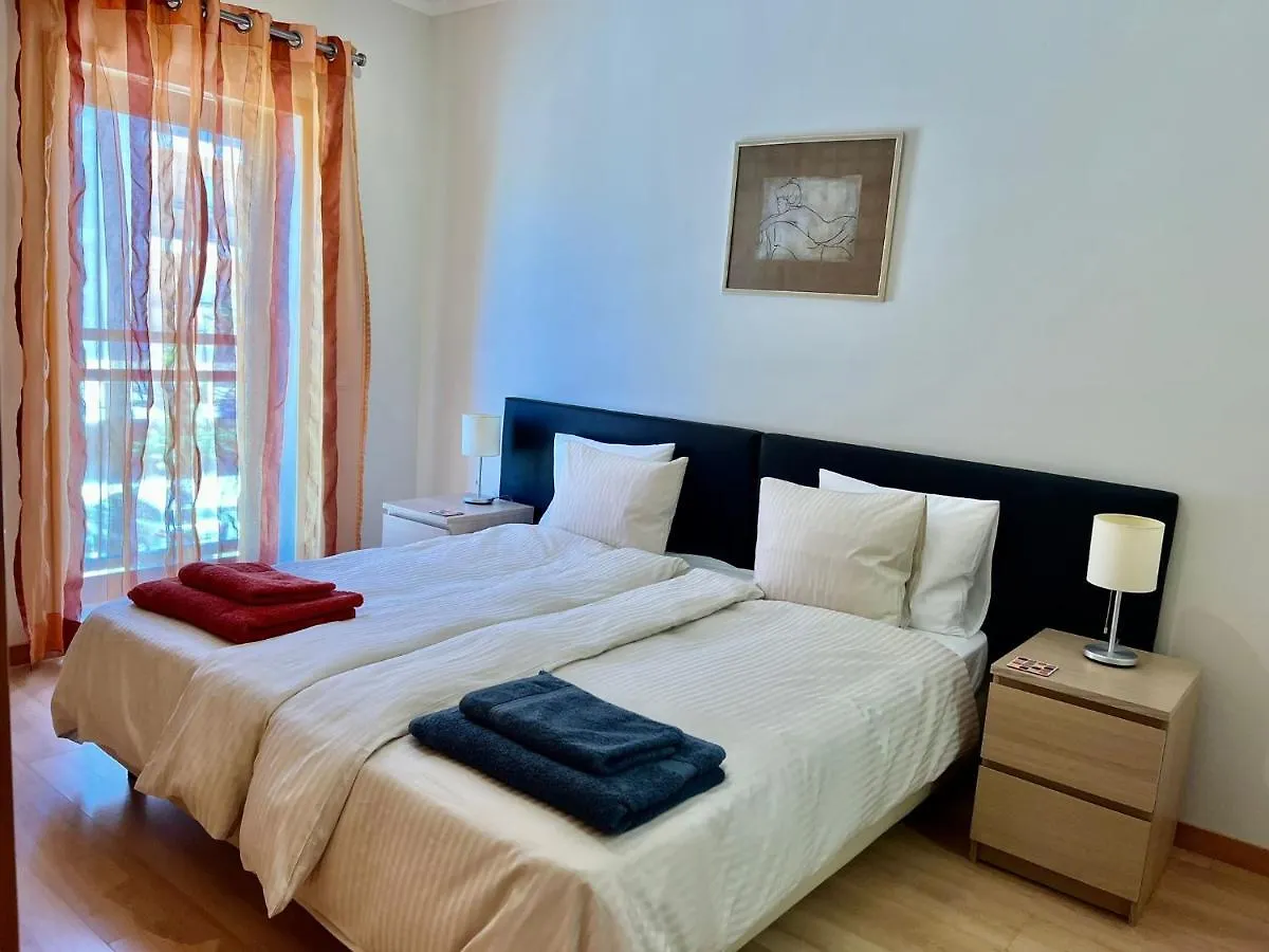 Olhao Marina Village 0*,